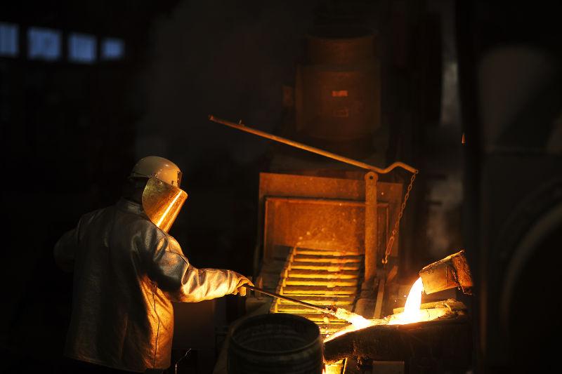 钢铁冶炼厂的铝铸造金属液
