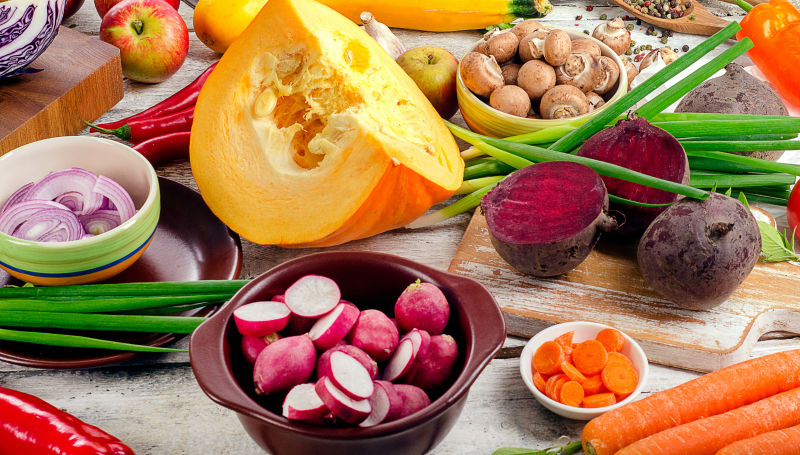 新鲜的有机水果和蔬菜