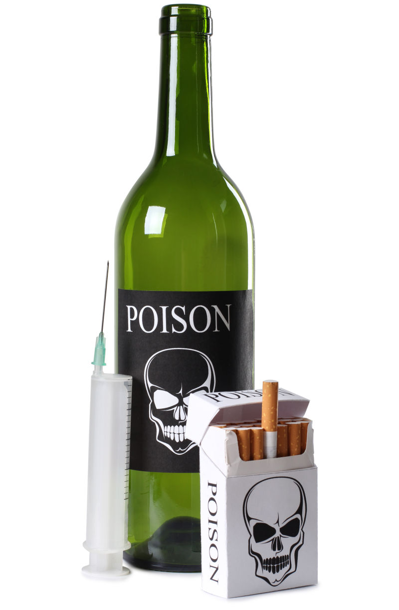 香烟酒和注射器