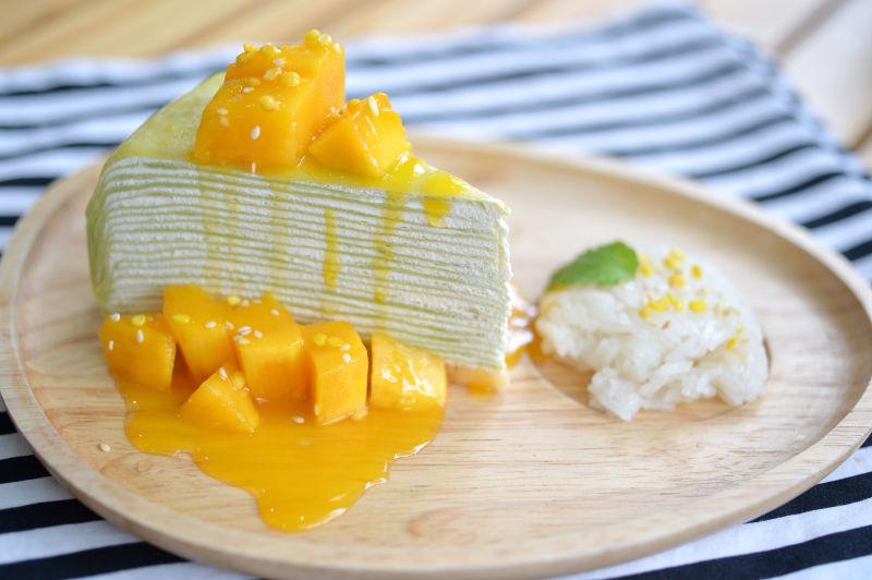 芒果绉配芒果肉糯米蛋糕