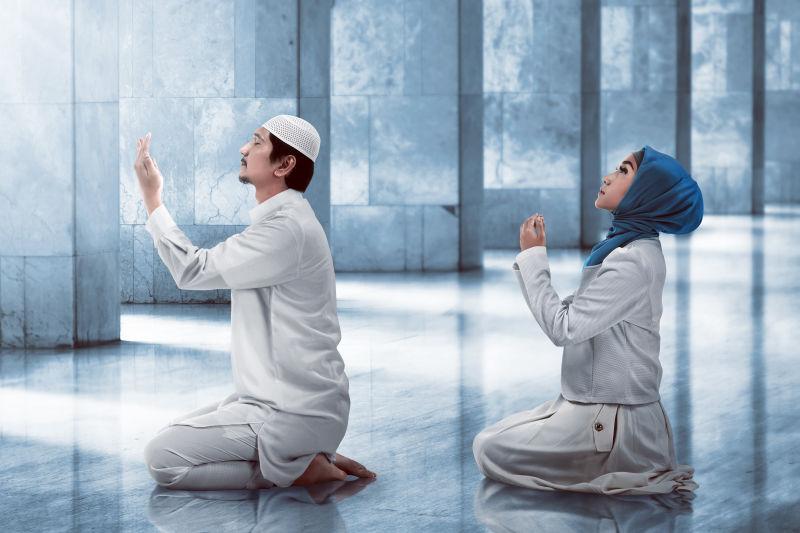 穆斯林祈祷图片流泪图片