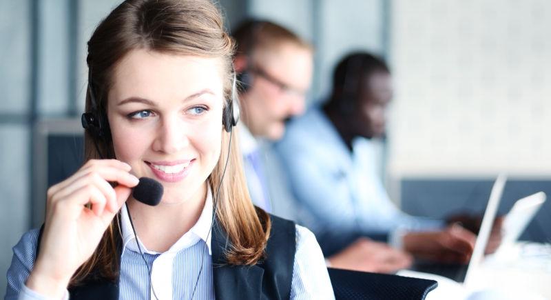 呼叫中心背景中微笑服务的话务员