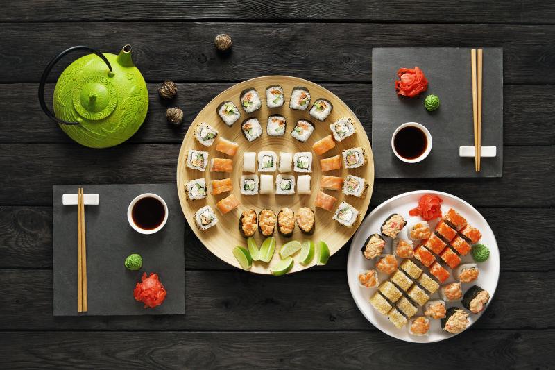 寿司真希和一壶清酒