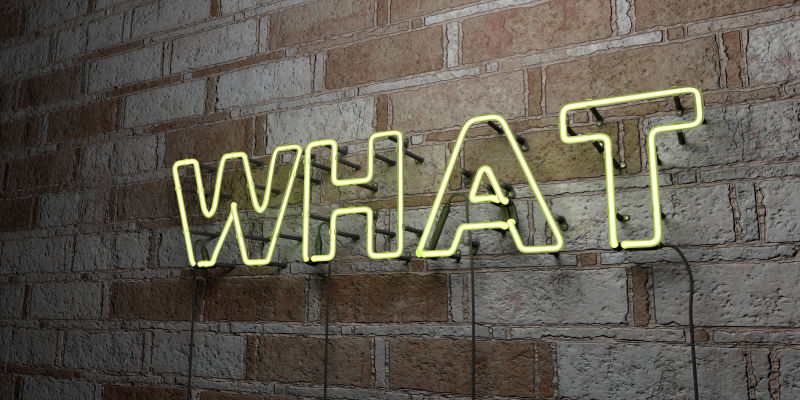 什么霓虹灯在石墙墙上