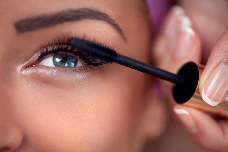 浓妆睫毛紧贴睫毛膏