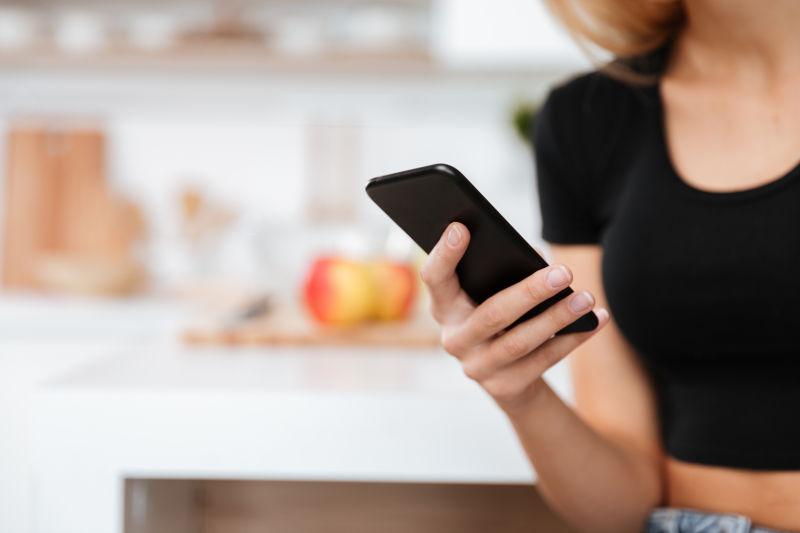 女性写作信息的剪裁意象