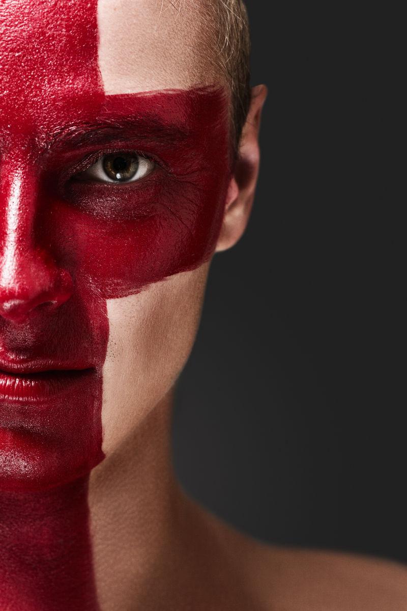 红脸英语旗帜彩绘足球迷