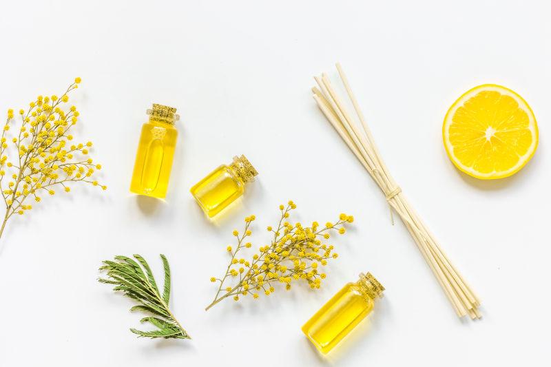 白色自然景观SPA套装有机芳香油和天然海盐