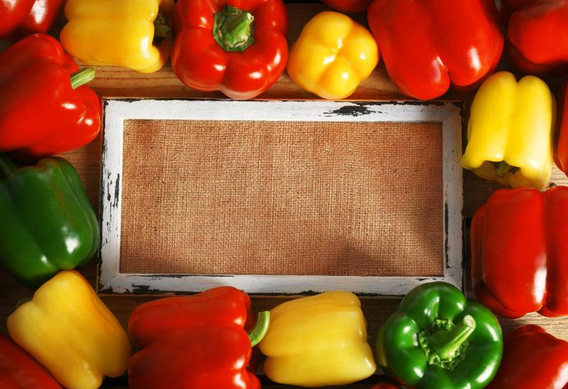 色彩缤纷的甜椒装帧