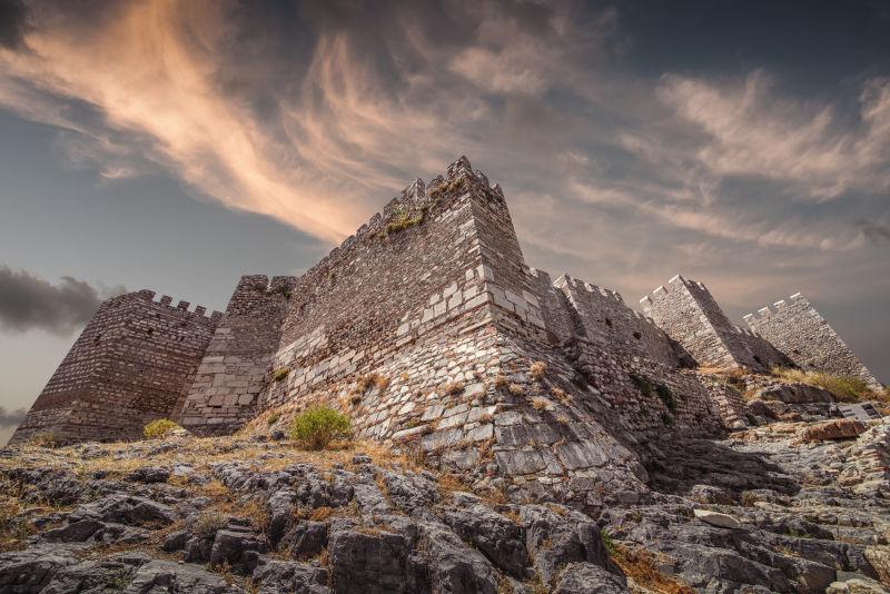 风云突变下的的旧城堡