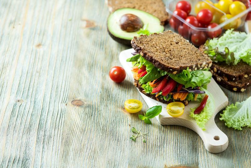 素食黑麦三明治新鲜成分