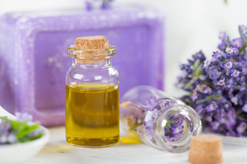 薰衣草精油概念