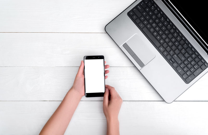 现代通讯设备手机和笔记本