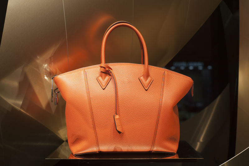 橙色的时尚包包