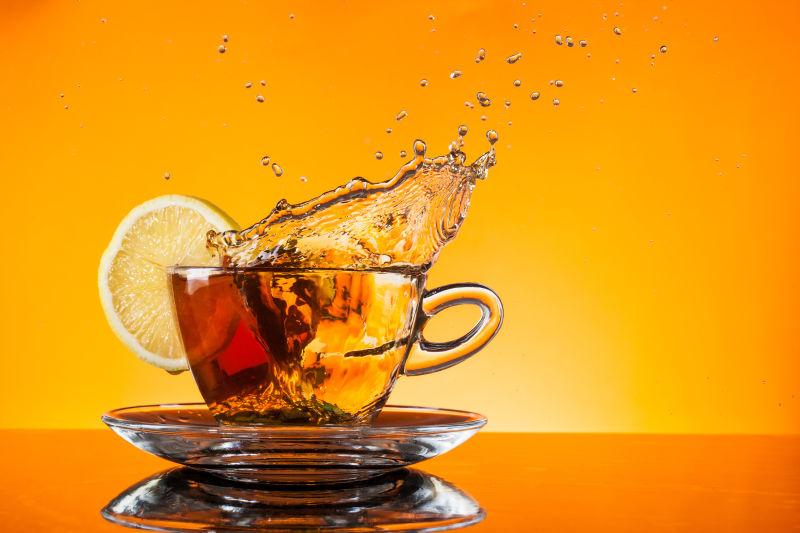 玻璃茶壶配红茶