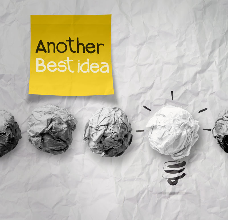 纸屑上的黏贴作为创意概念