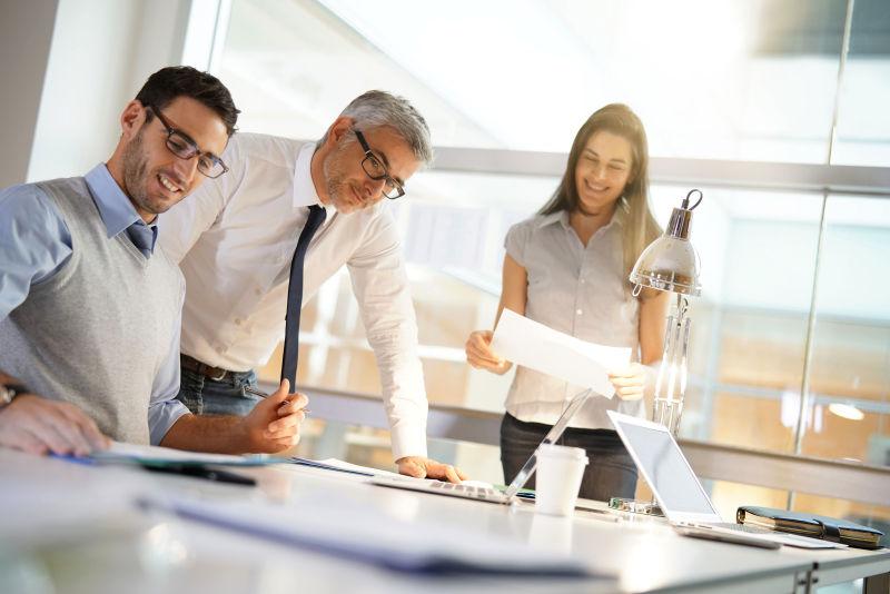 业务团队共同参与财务项目