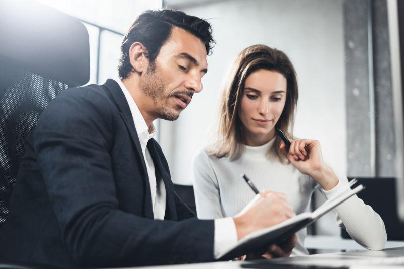 在工作过程中的两个业务组