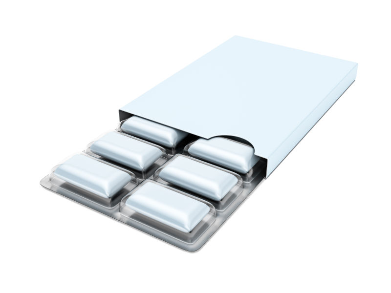 白色背景下的口香糖