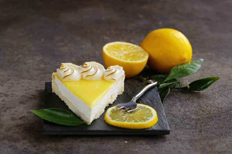 自制柠檬挞蛋糕配酥奶油