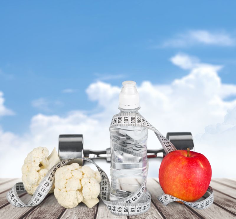 健身食品与蓝天绿草