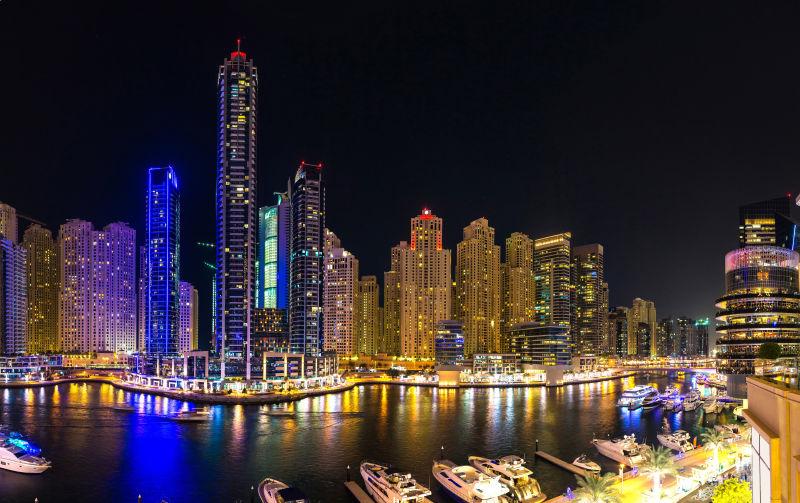 迪拜一个夏夜的全景
