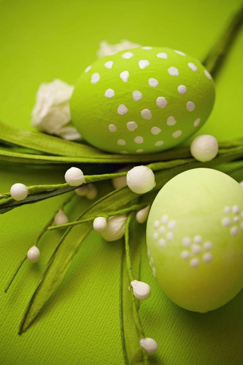 绿色背景中的绿色彩蛋