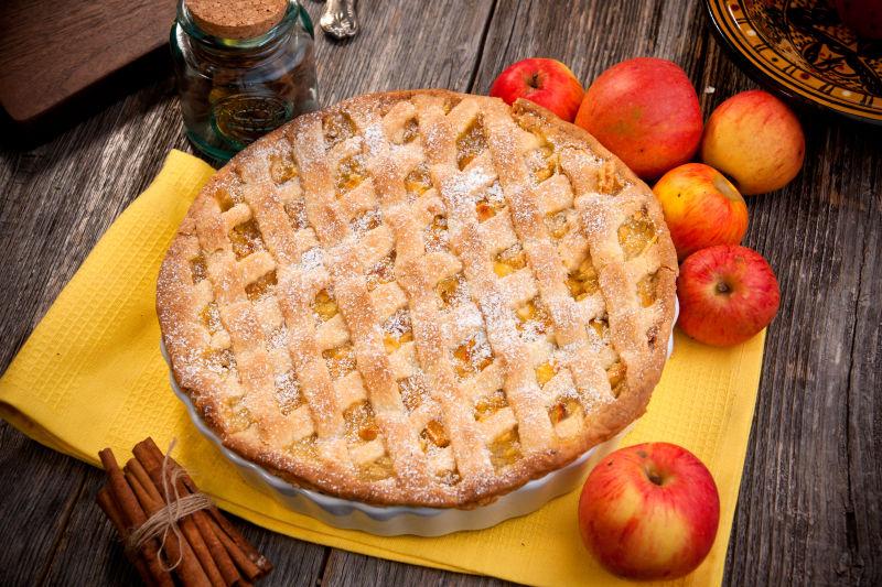 桌面上的苹果派