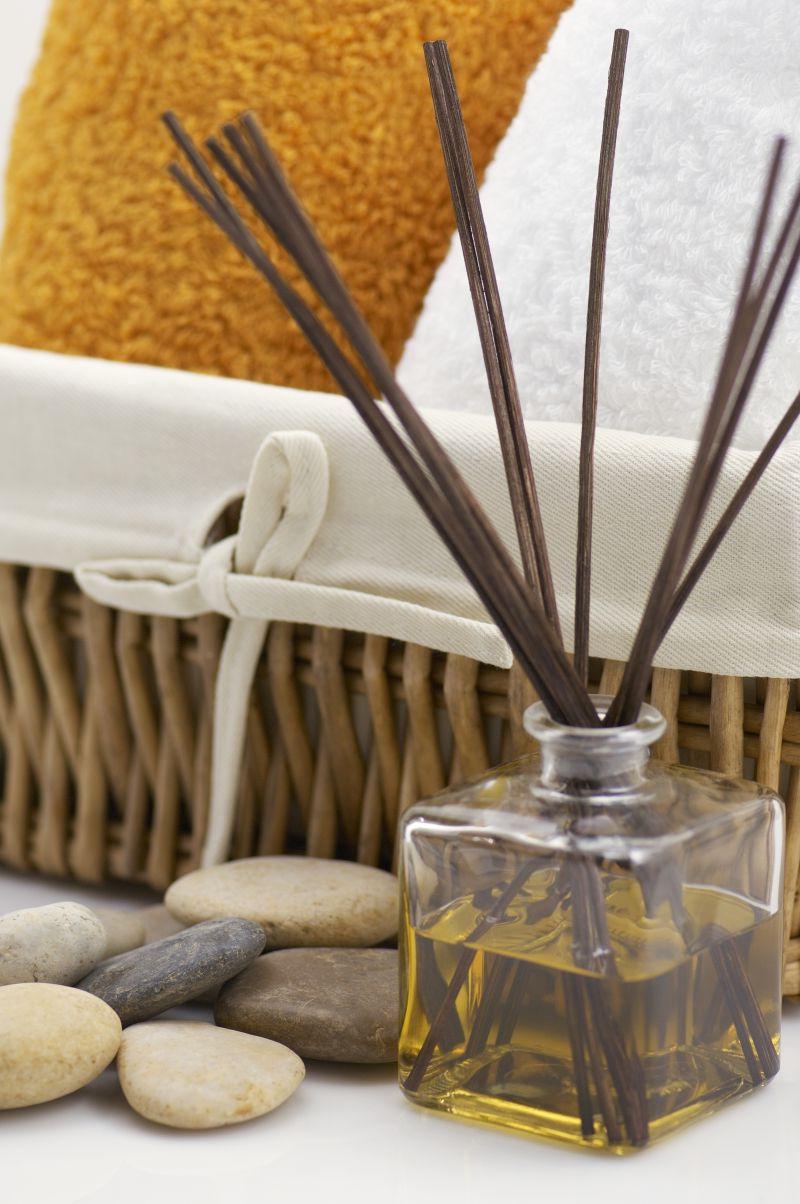 香薰油在玻璃瓶中加钡