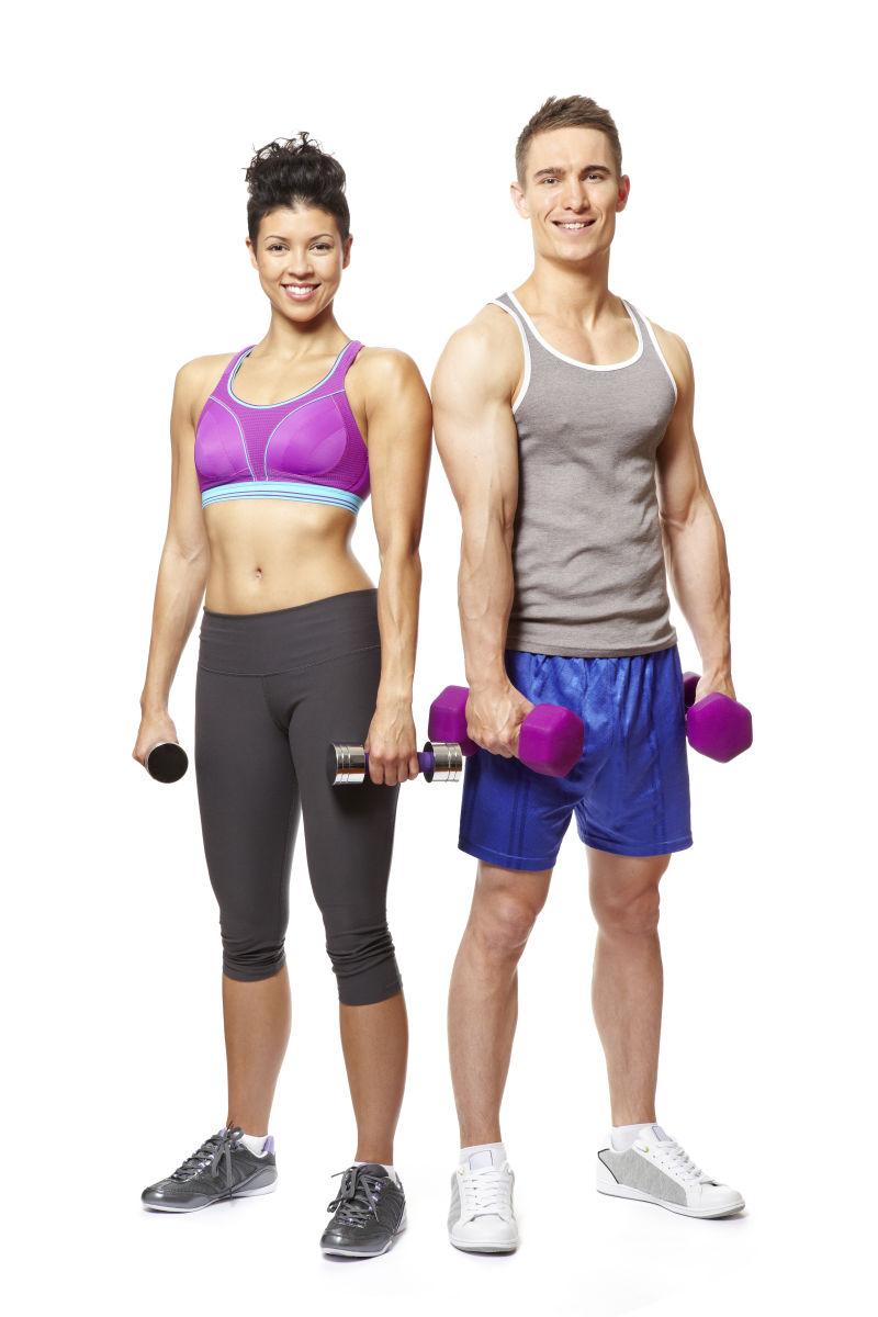 运动服装的青年男女健身