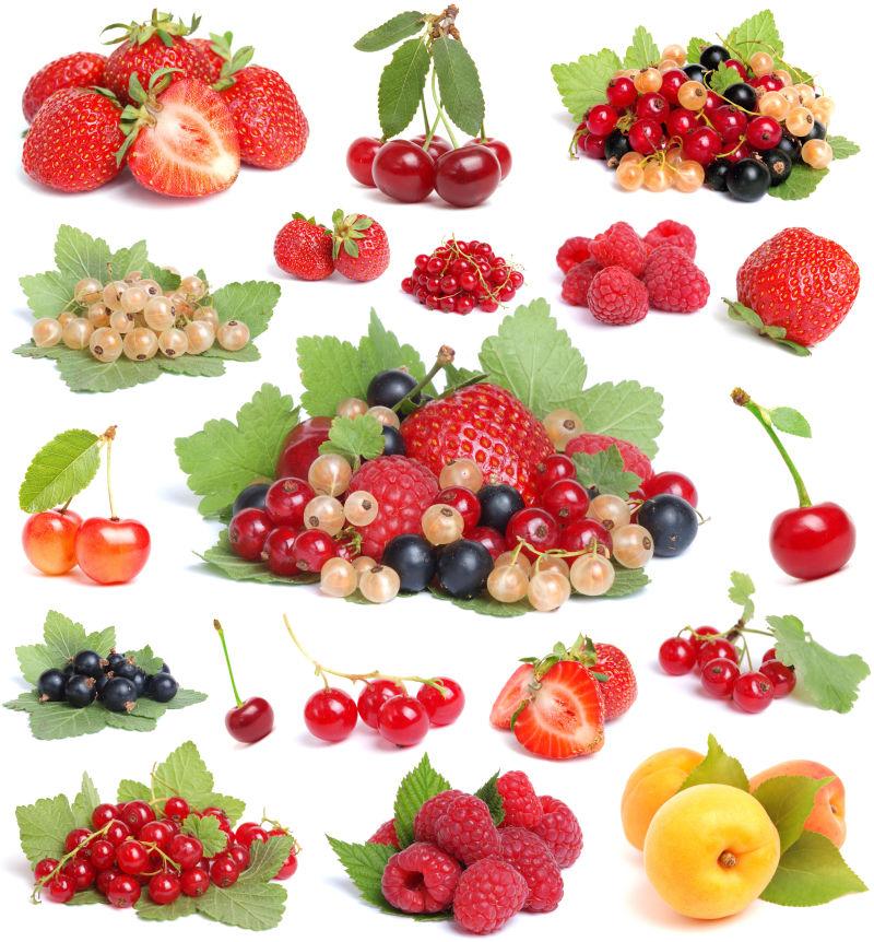 白色背景上新鲜的多汁浆果