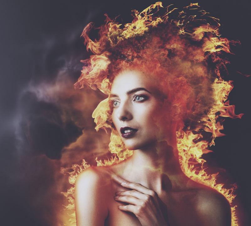 身边着火的女孩