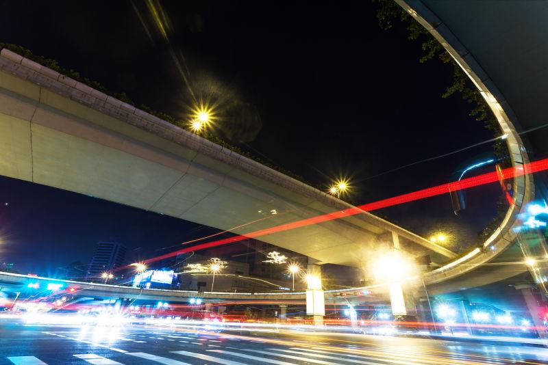 城市夜间交通