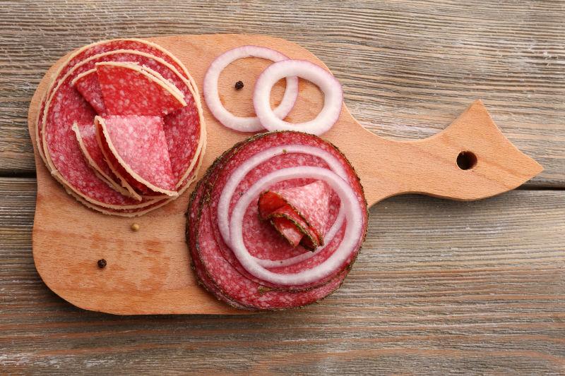 香葱洋葱香肠切片