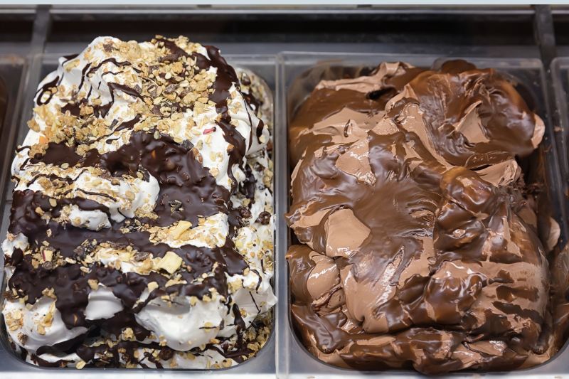 冰柜里美味的冰淇淋