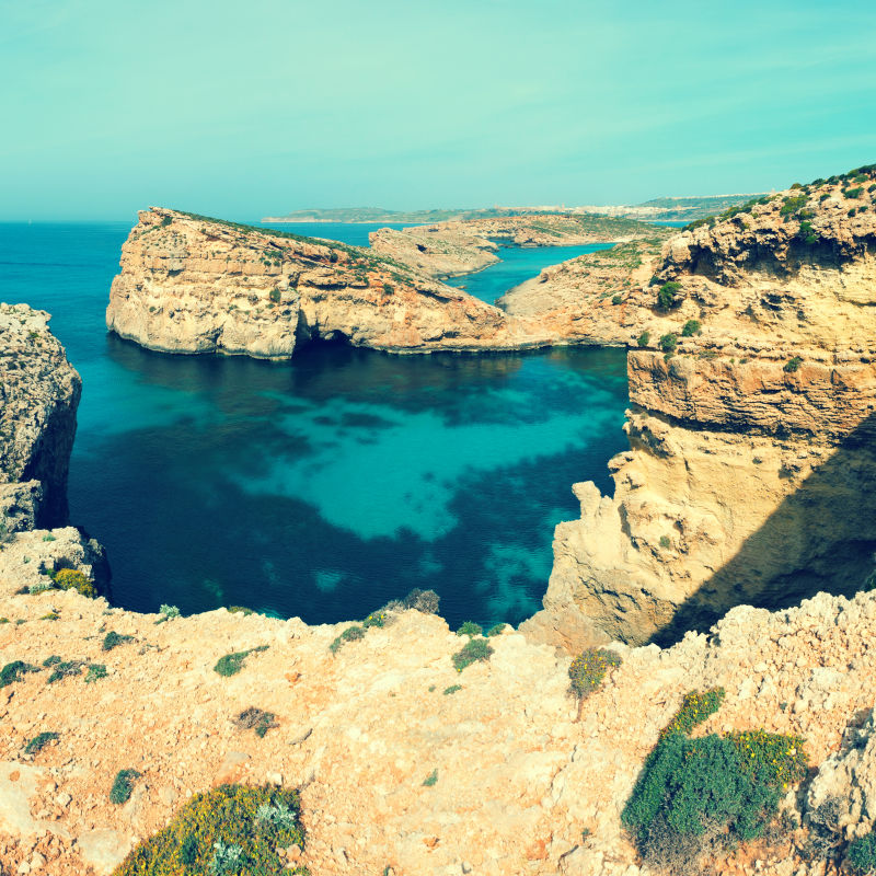 莫诺岛蓝色礁湖