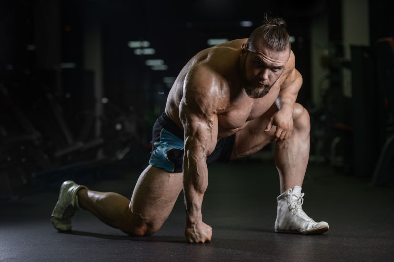 强壮健美运动员