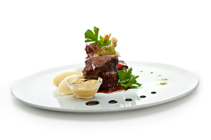 碟子中多汁的猪肉