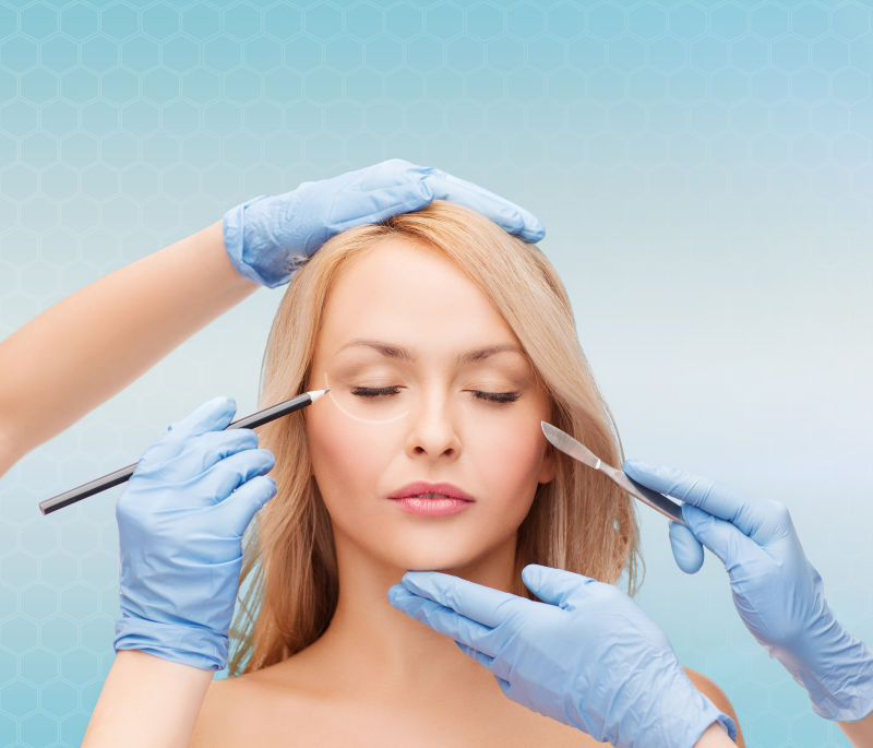 被标记的妇女面部