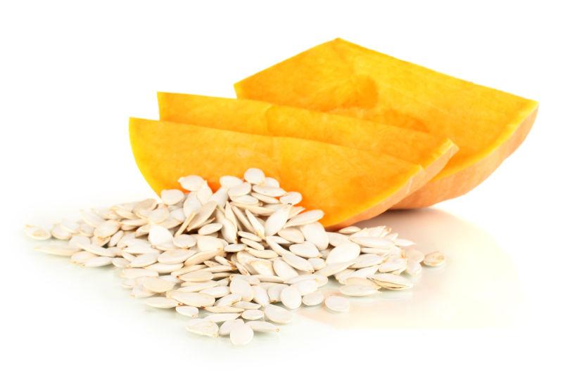 白色的南瓜种子和南瓜