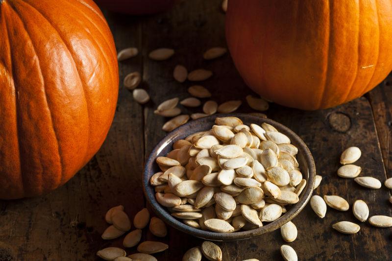 金色的南瓜和南瓜籽