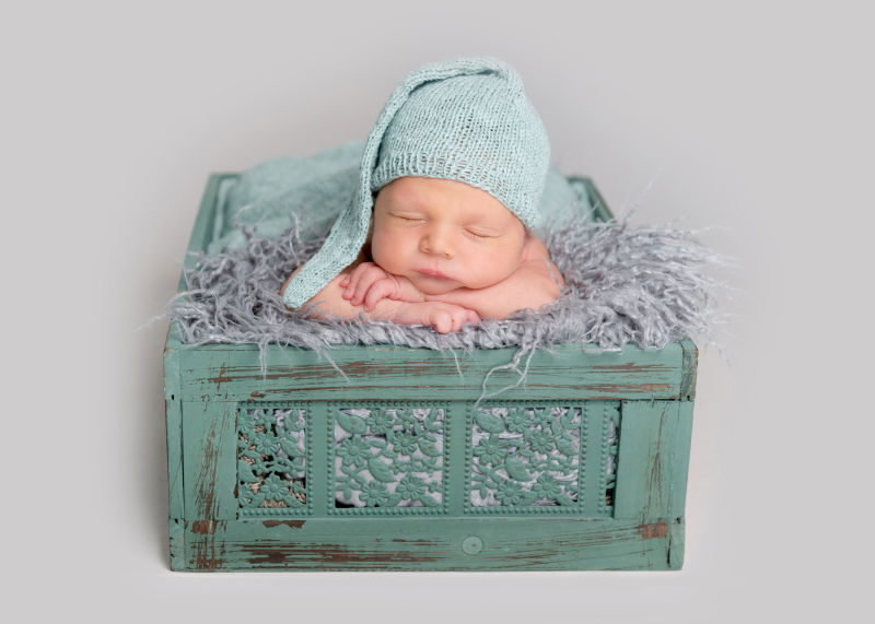 趴着入眠的宝宝