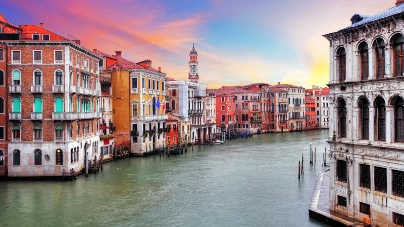 丰富多彩的街道在布拉诺靠近威尼斯意大利素材-高清图片-摄影照片-寻图免费打包下载