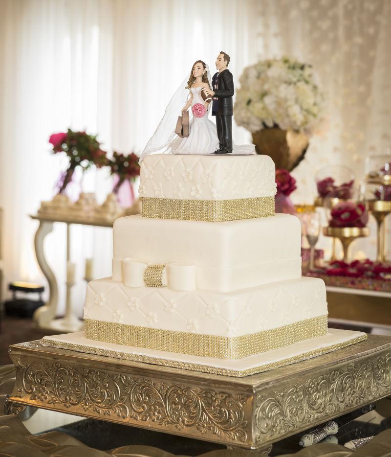 招待会上的结婚蛋糕
