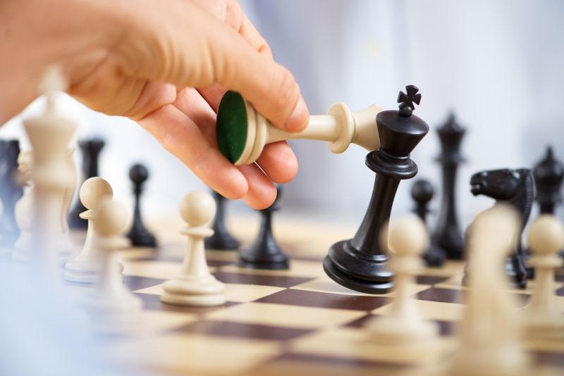 玩国际象棋的手