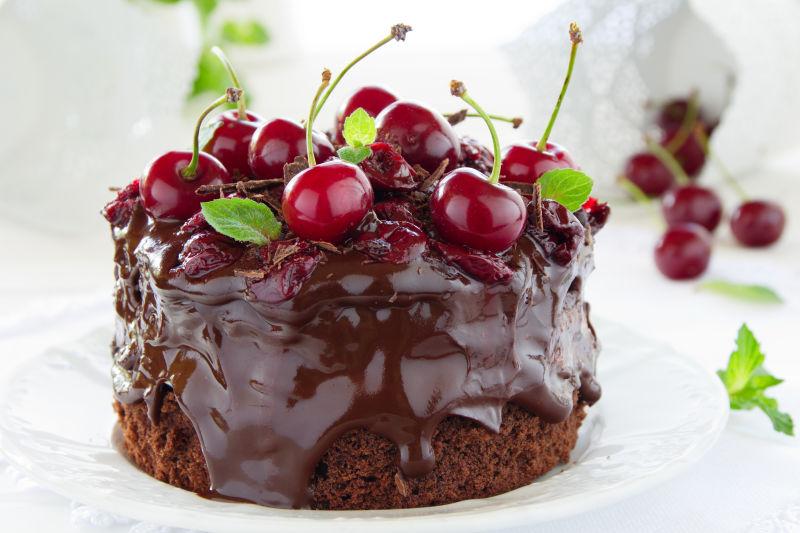 巧克力奶油樱桃蛋糕
