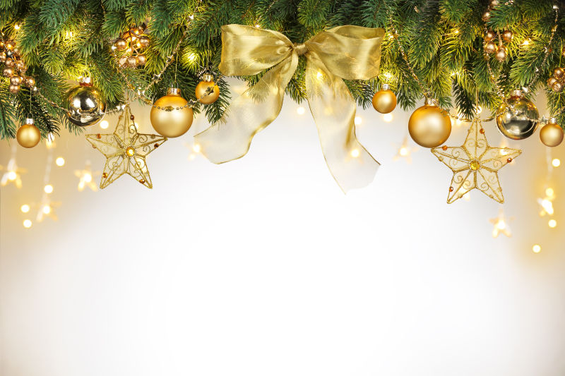 圣诞树和一些装饰