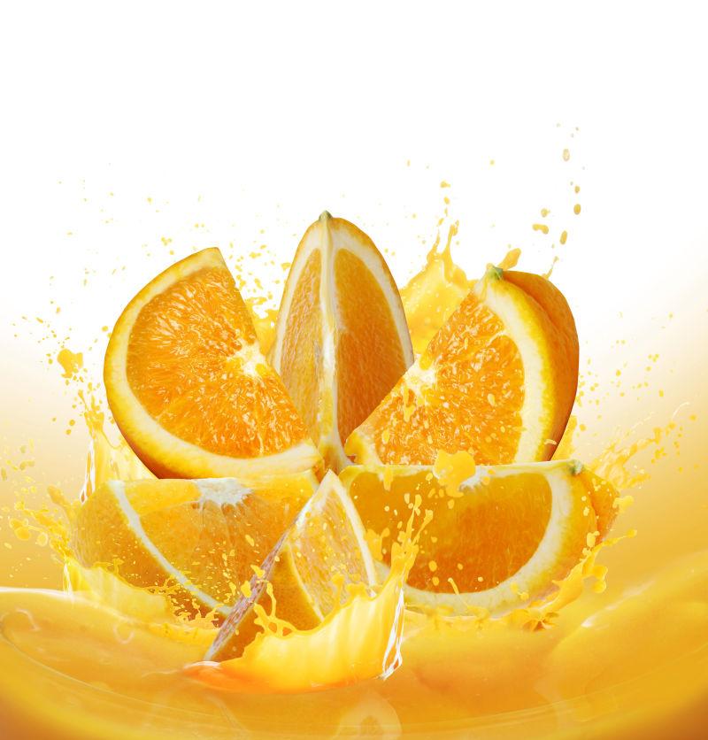 白色背景上的橙子和果汁