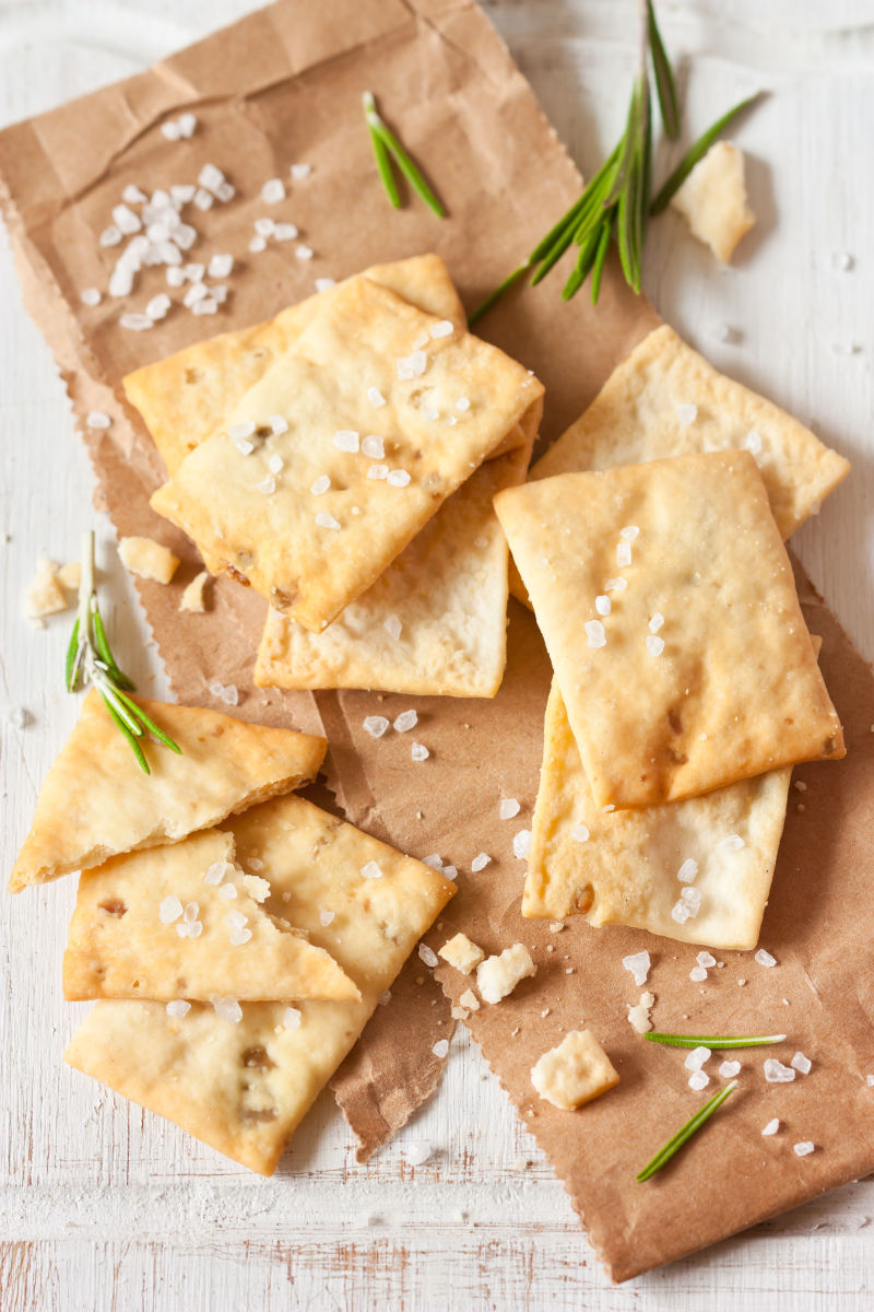 自制的饼干和海盐