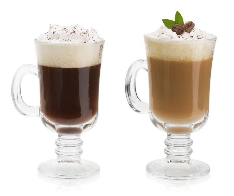 两杯白底咖啡杯
